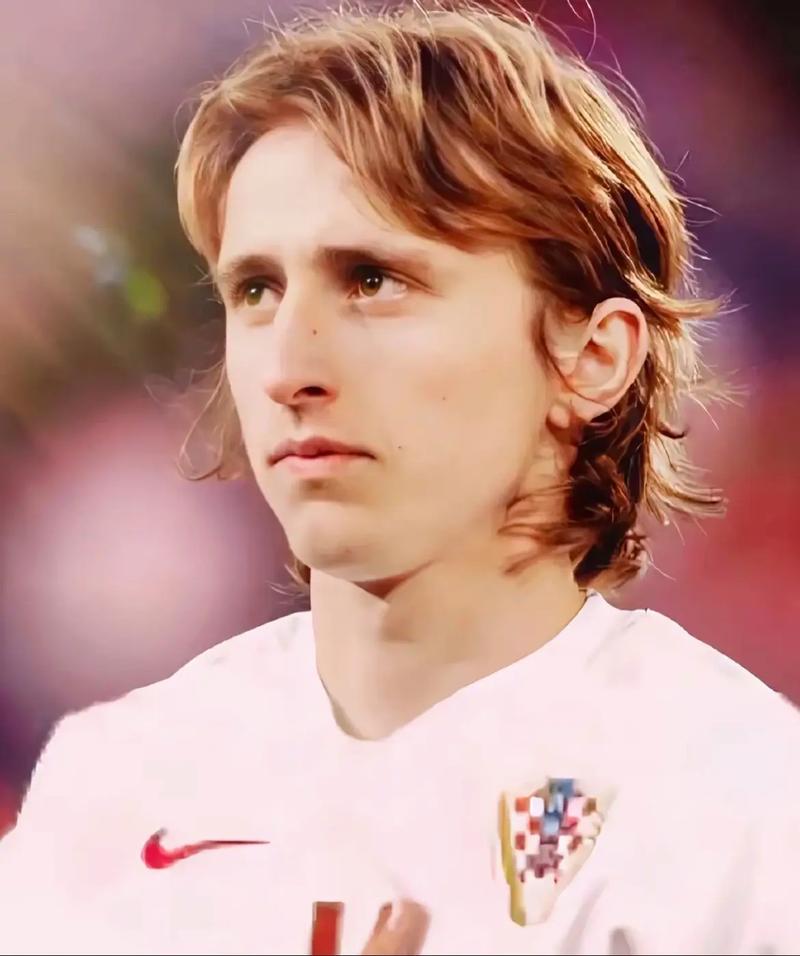 威利·梅斯在 1954 年那次著名的接杀，实际上背对着球跑了近 50 米