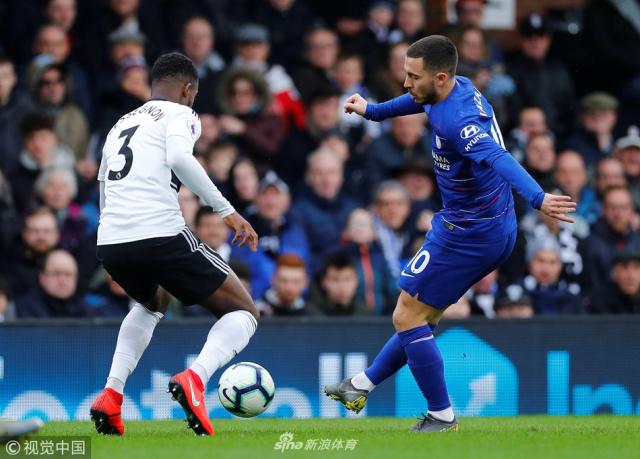 地方棋牌“双扣”配合：解析对友间如何通过舍牌信号传递炸弹数量的信息博弈。