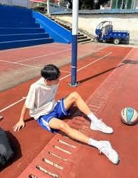 为什么主审会在比赛中更换三到四次记分卡